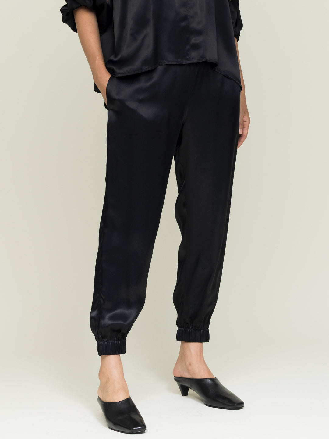 Em Jogger Royal Satin Crepe Jet Black