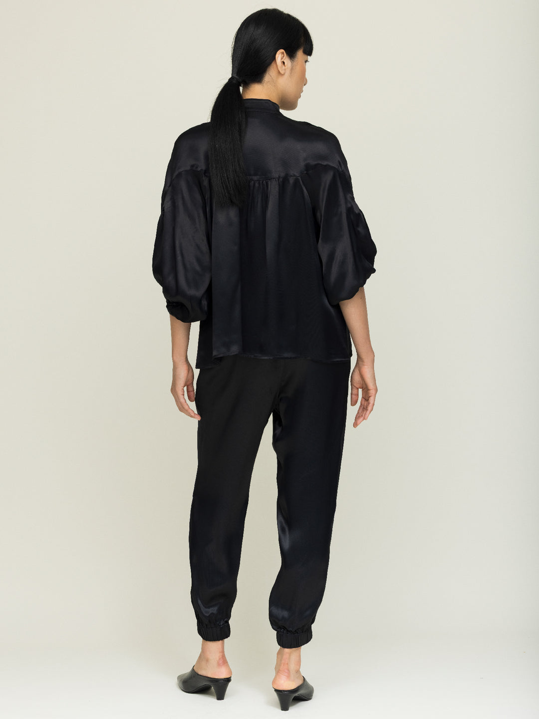 Em Jogger Royal Satin Crepe Jet Black