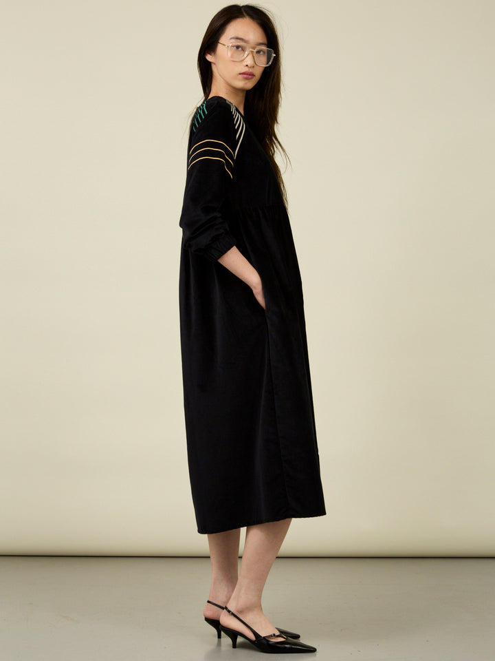 Mim Long Sleeve Embroidered Black Velvet Midi Dress