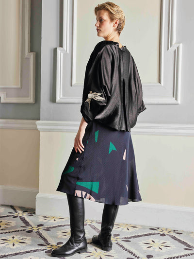 Florence cape black embroidered