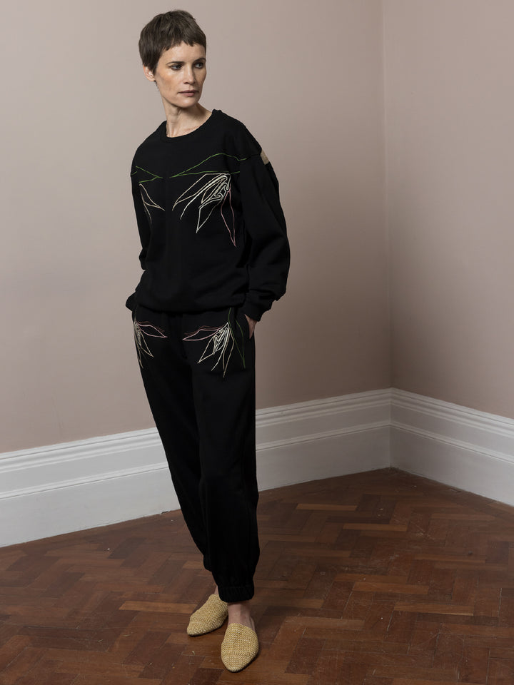 Susie Sweatshirt Embroidered + Mia Jogger Black Set