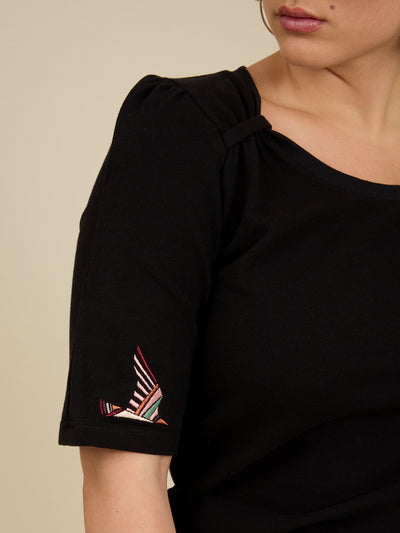 T-shirt black embroidered