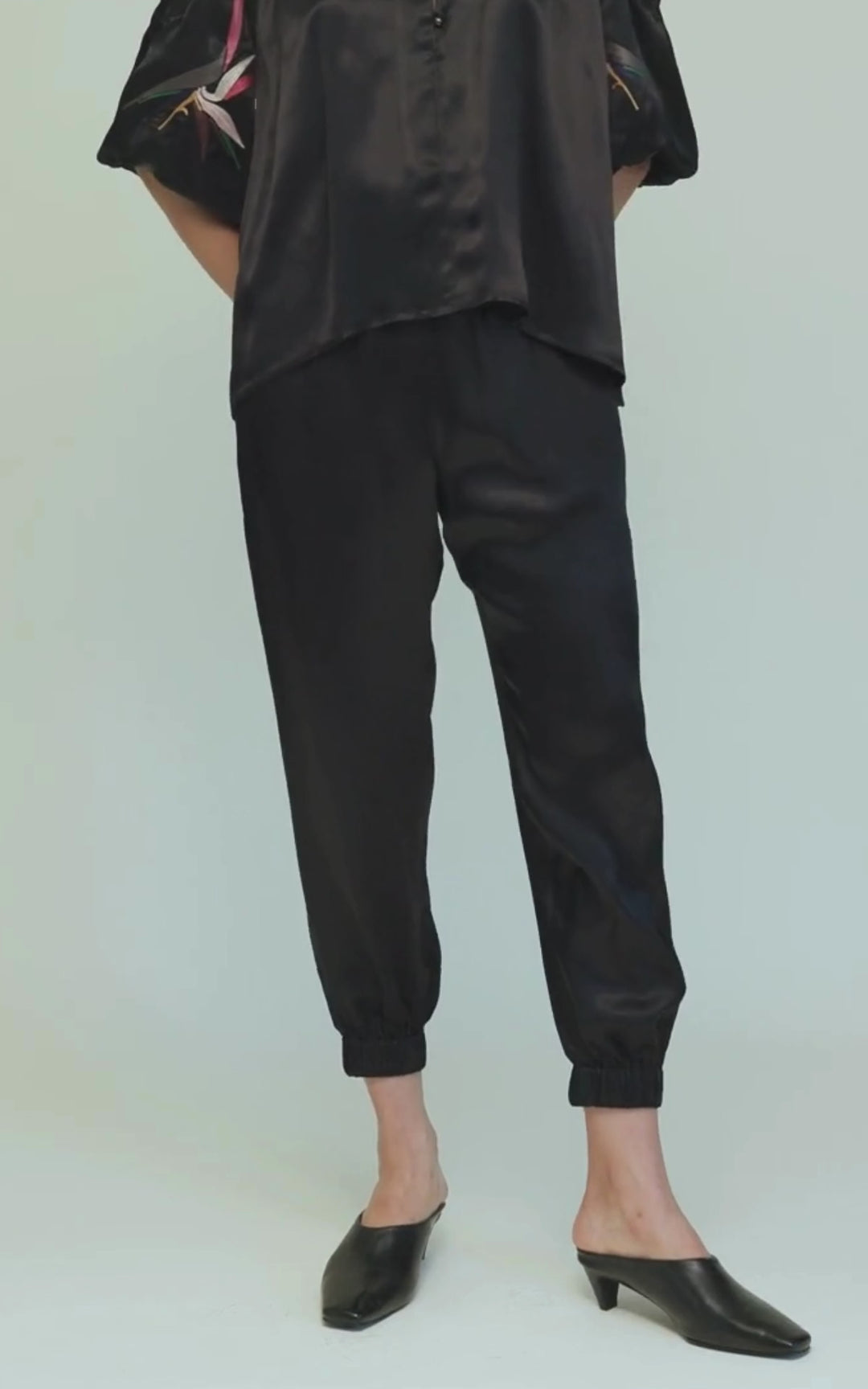 Em Jogger Royal Satin Crepe Jet Black