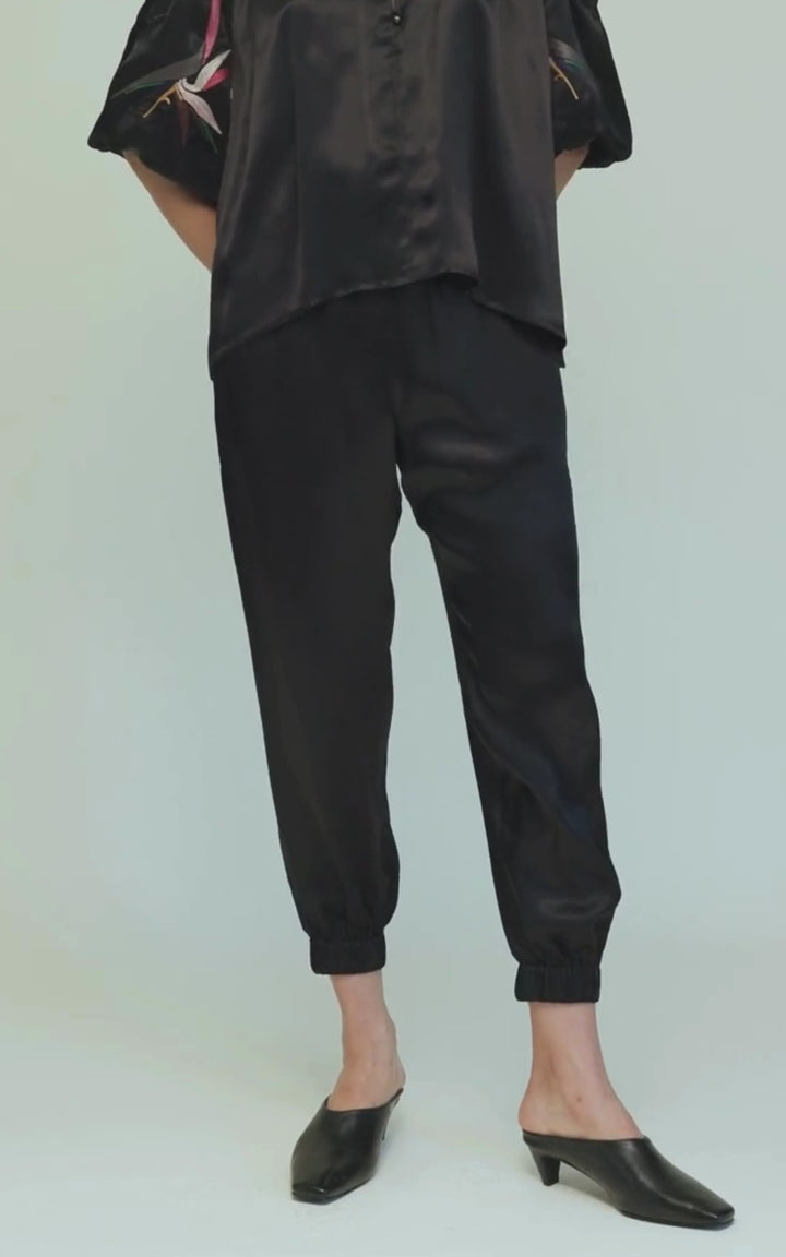 Em Jogger Royal Satin Crepe Jet Black
